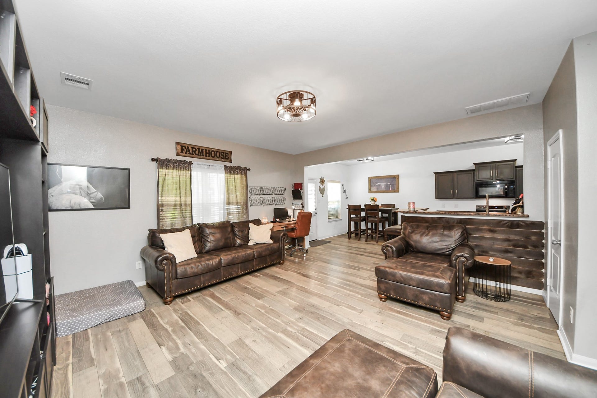 415 Hawks View Drive, La Marque, TX 77568 415 Hawks View Drive, La Marque, TX 77568