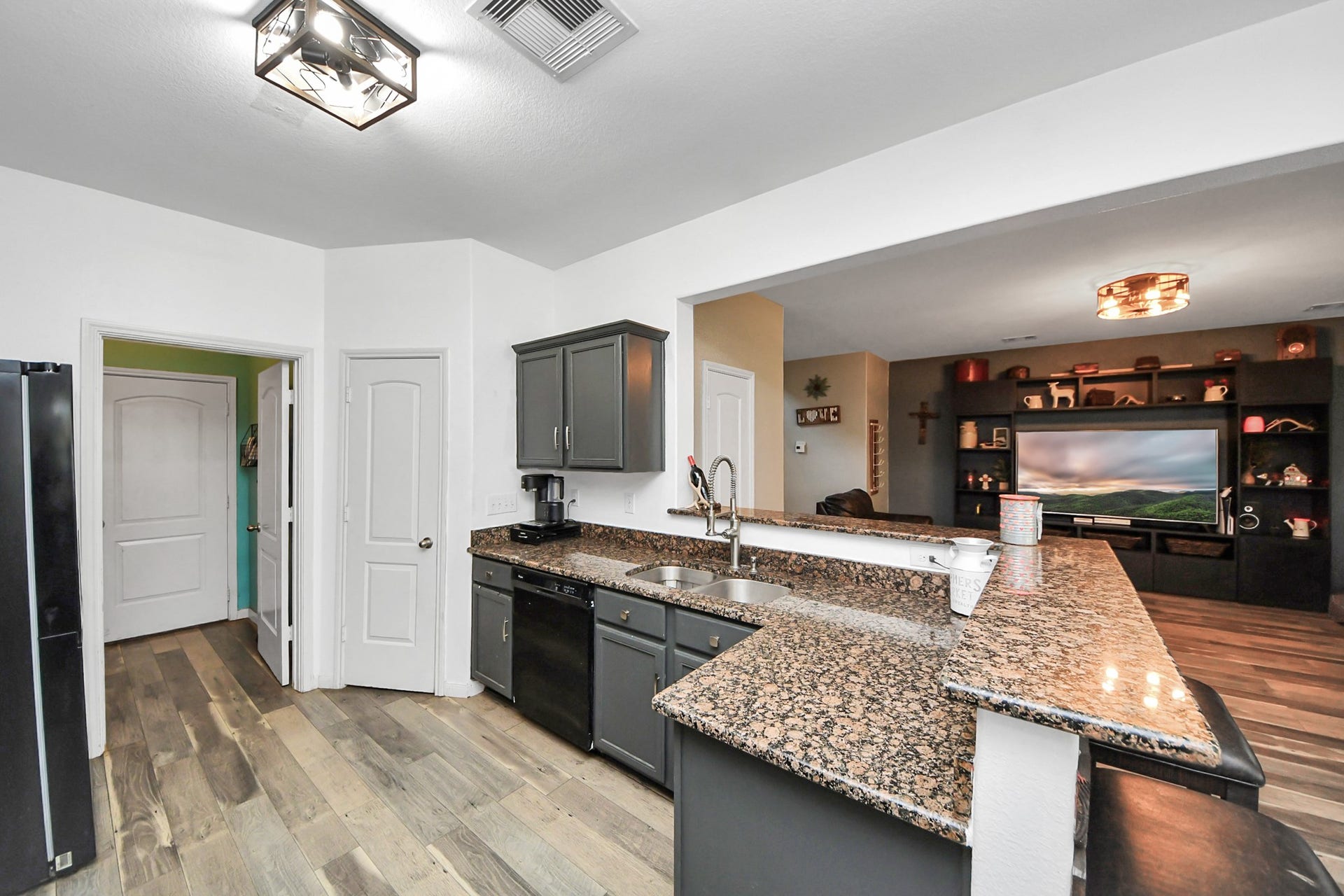 415 Hawks View Drive, La Marque, TX 77568 415 Hawks View Drive, La Marque, TX 77568