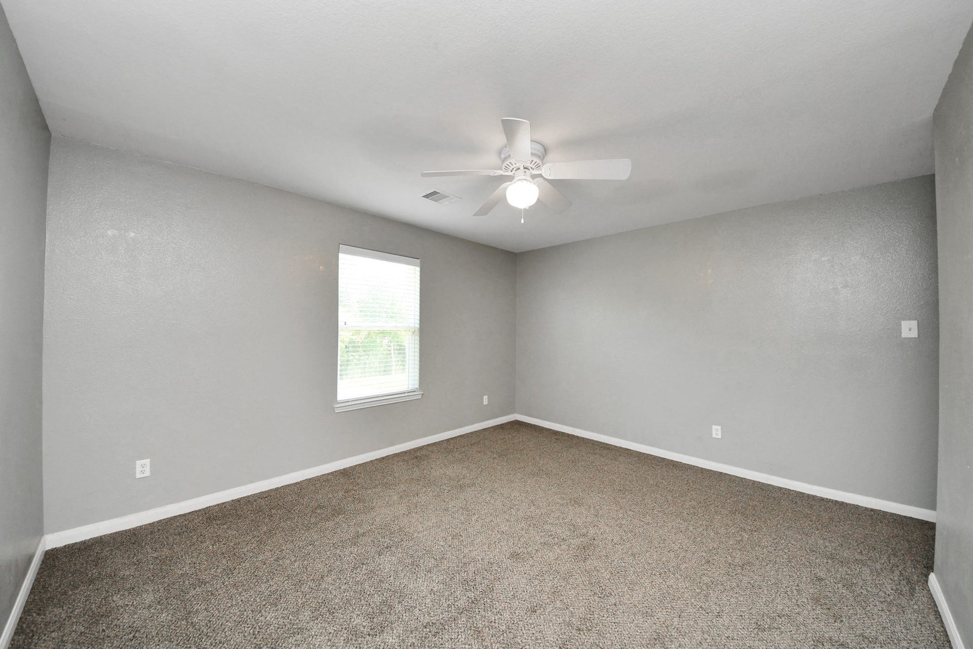 415 Hawks View Drive, La Marque, TX 77568 415 Hawks View Drive, La Marque, TX 77568