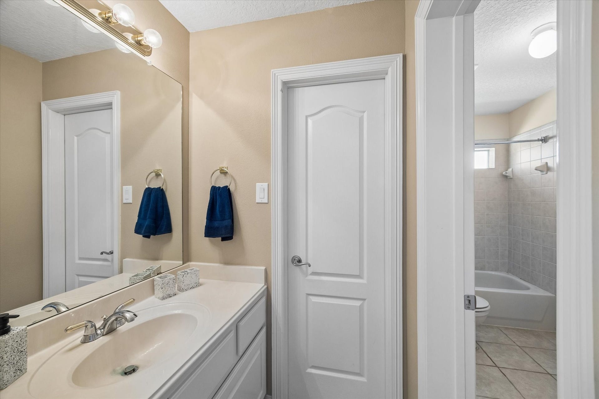 1403 Caine Hill Court, League City, TX 77573 1403 Caine Hill Court, League City, TX 77573