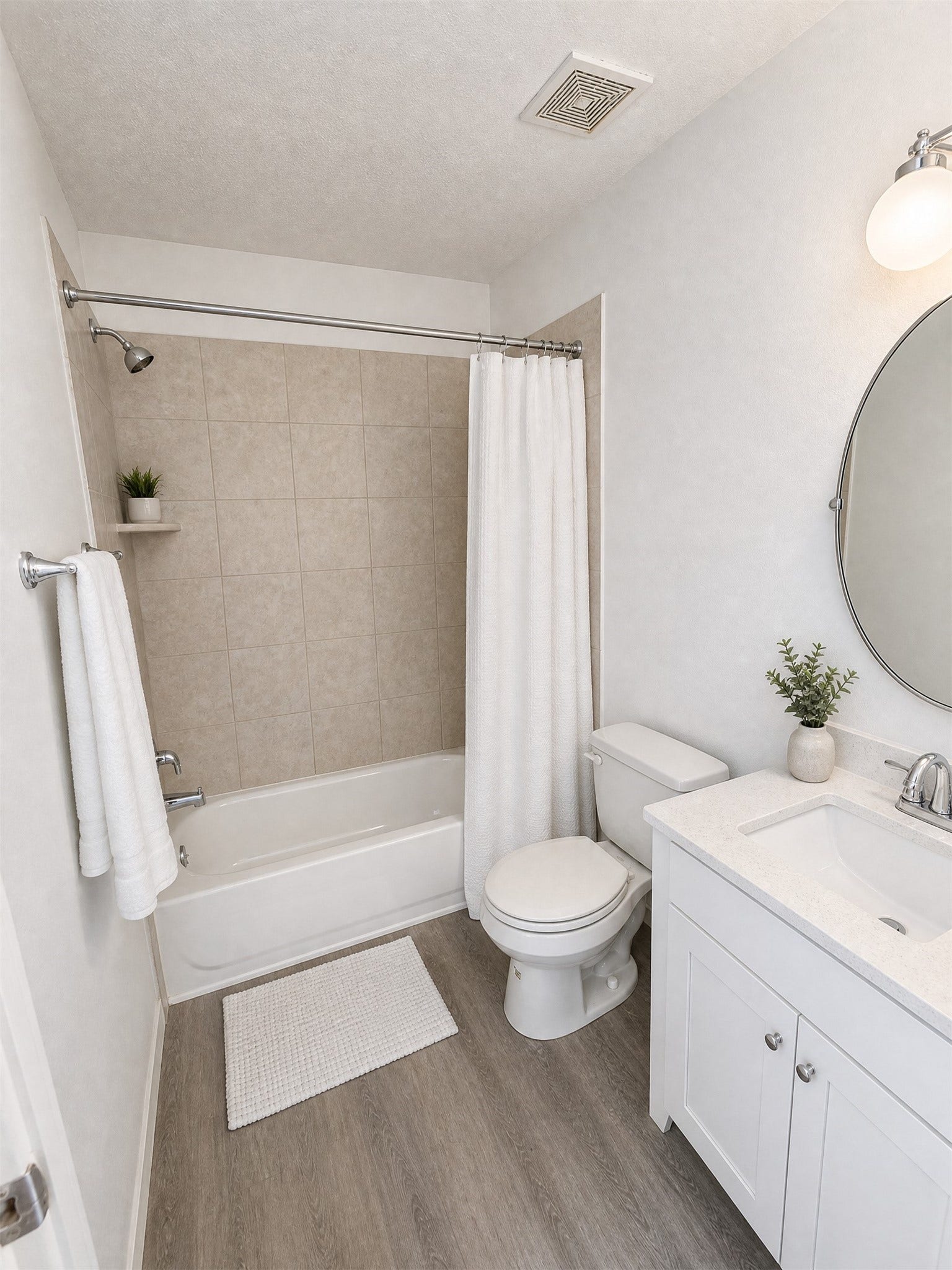 423 N Carolina Street, Houston, TX 77029 New vanity finishes give this bathroom a polished feel.