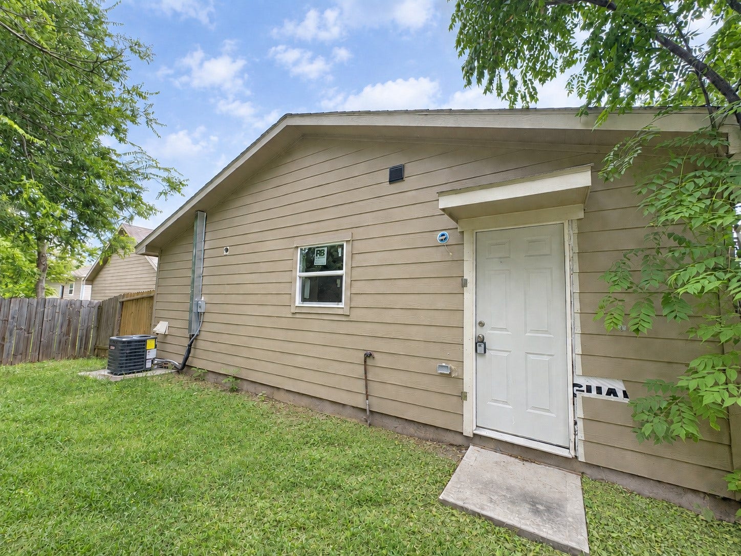 423 N Carolina Street, Houston, TX 77029 423 N Carolina Street, Houston, TX 77029