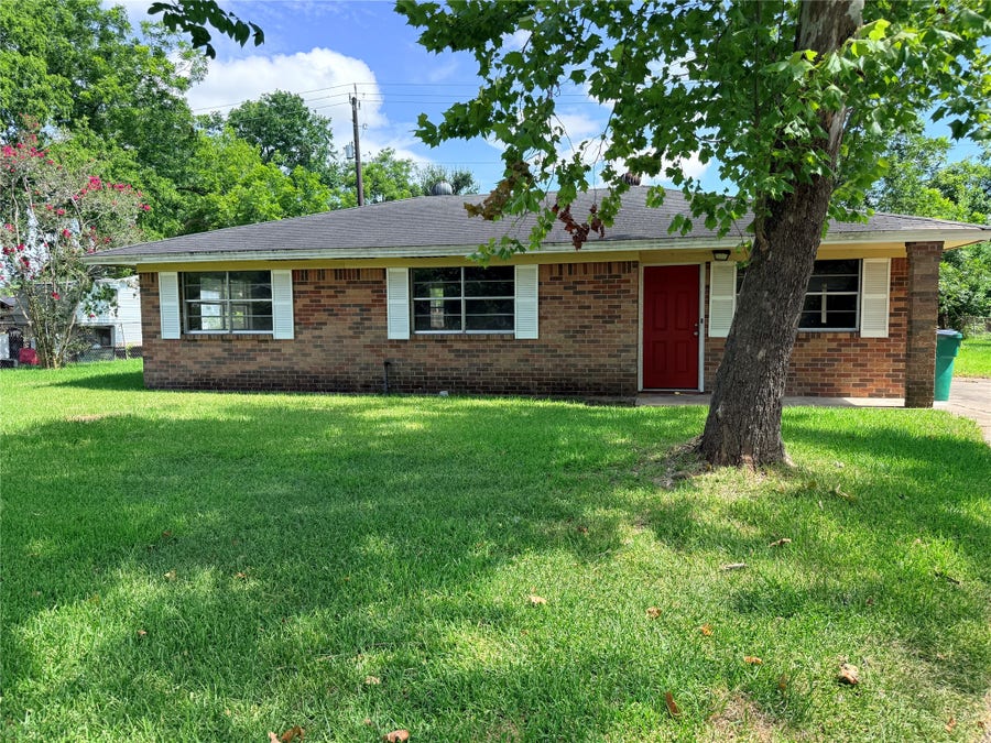 Property photo for 225 Burkett Street, Richwood, TX
