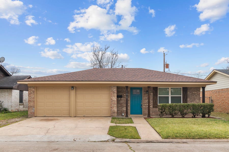 Property photo for 160 W Whitney Street, Houston, TX