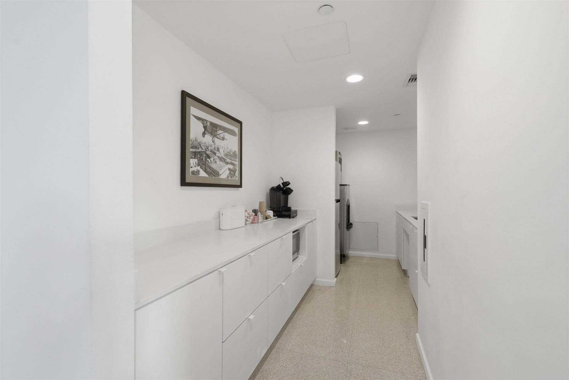 Kitchenette in lounge area