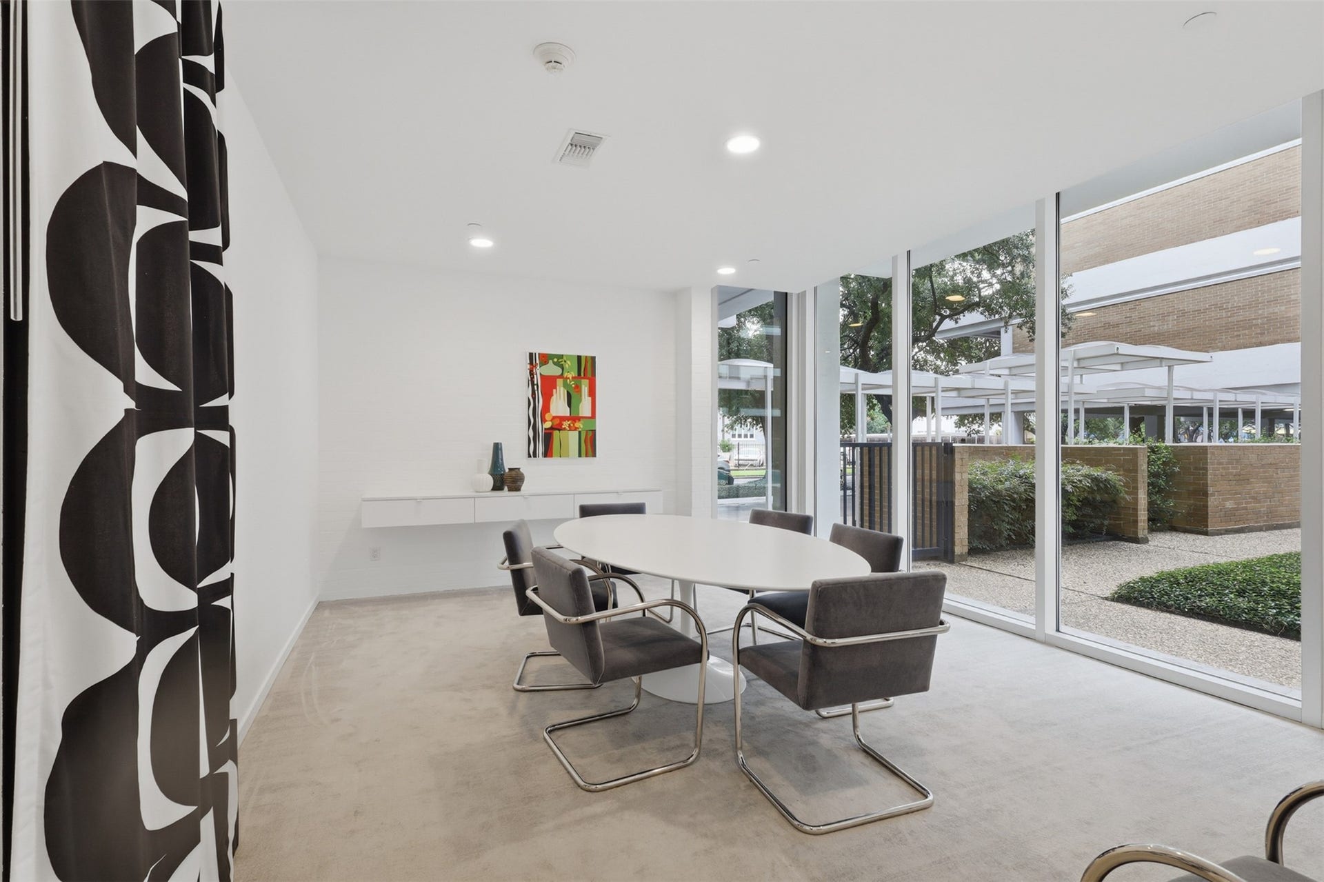 Conference room (1 of 2)