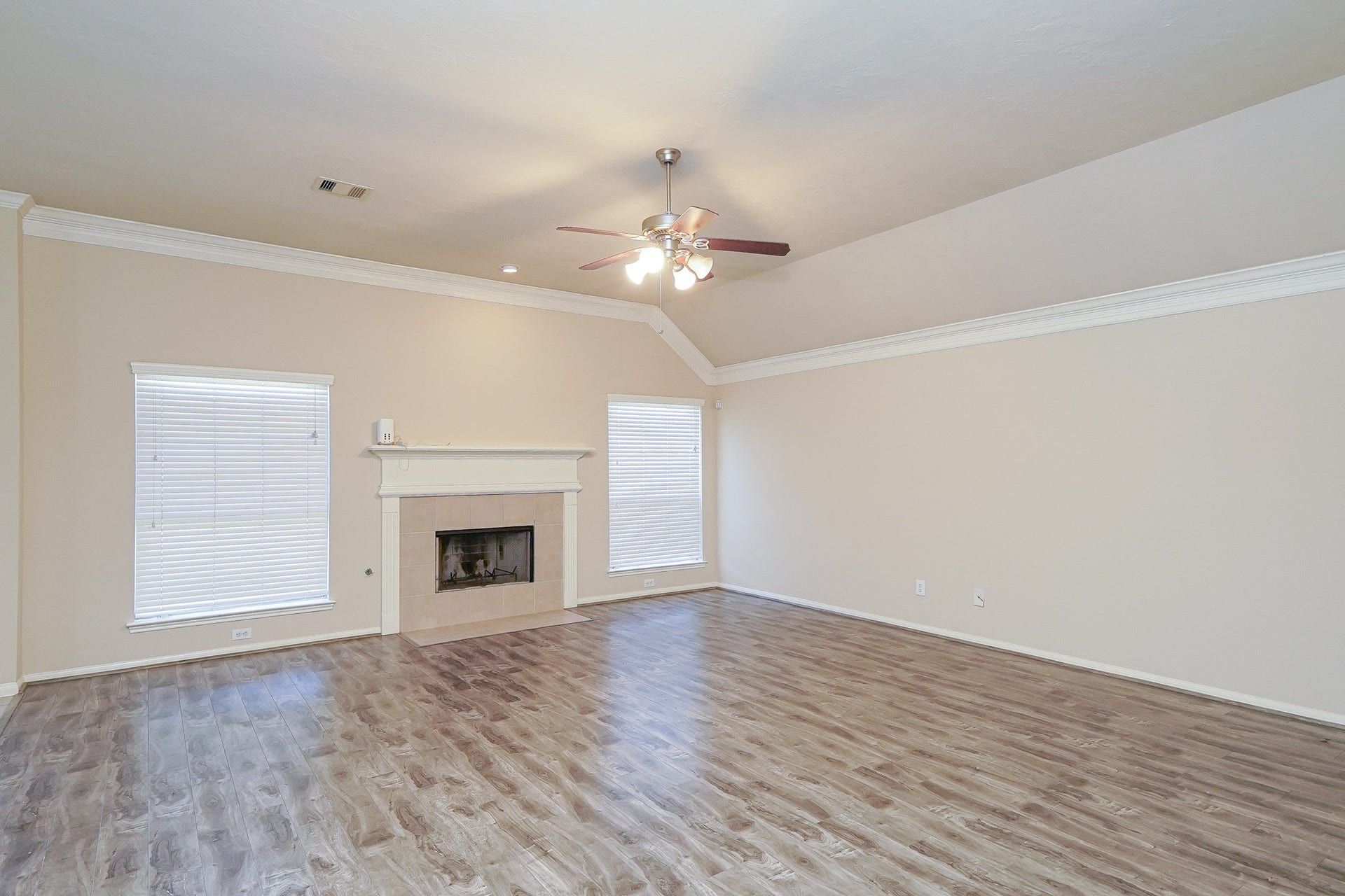 110 Emerald Loch Lane, Richmond, TX 77469