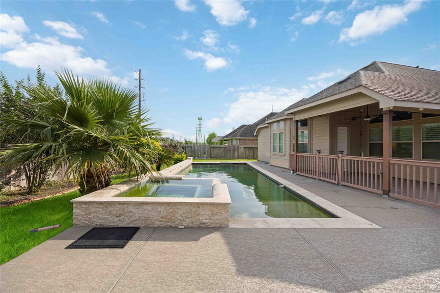 Property photo for 2805 Parkside Village Lane, Pearland, TX