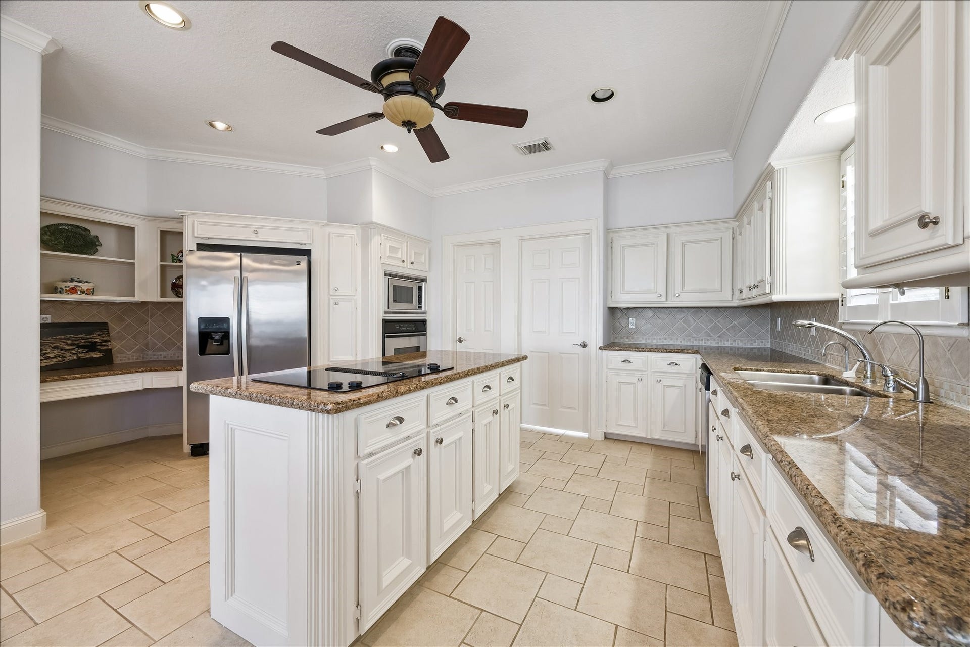 1554 Windsong Way, Tiki Island, TX 77554 1554 Windsong Way, Tiki Island, TX 77554