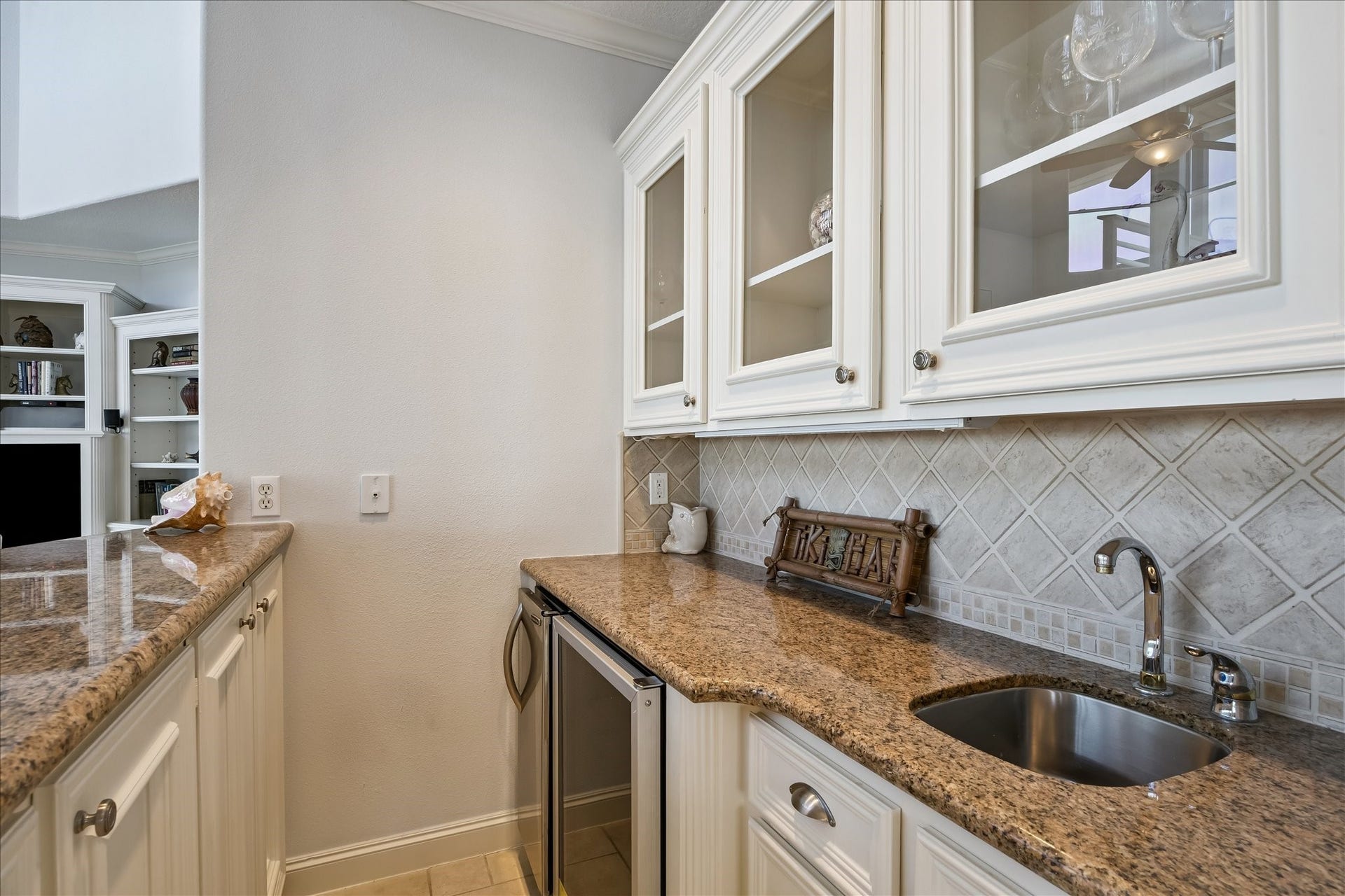 1554 Windsong Way, Tiki Island, TX 77554 1554 Windsong Way, Tiki Island, TX 77554