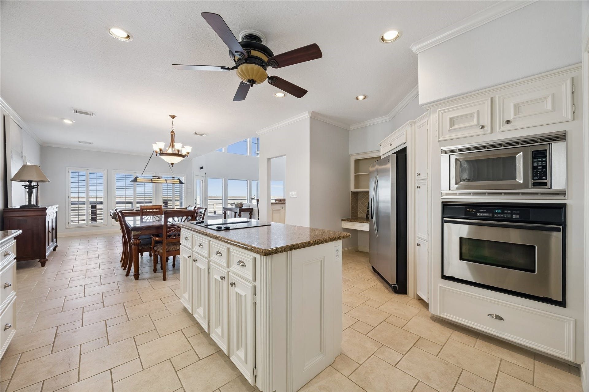 1554 Windsong Way, Tiki Island, TX 77554 1554 Windsong Way, Tiki Island, TX 77554