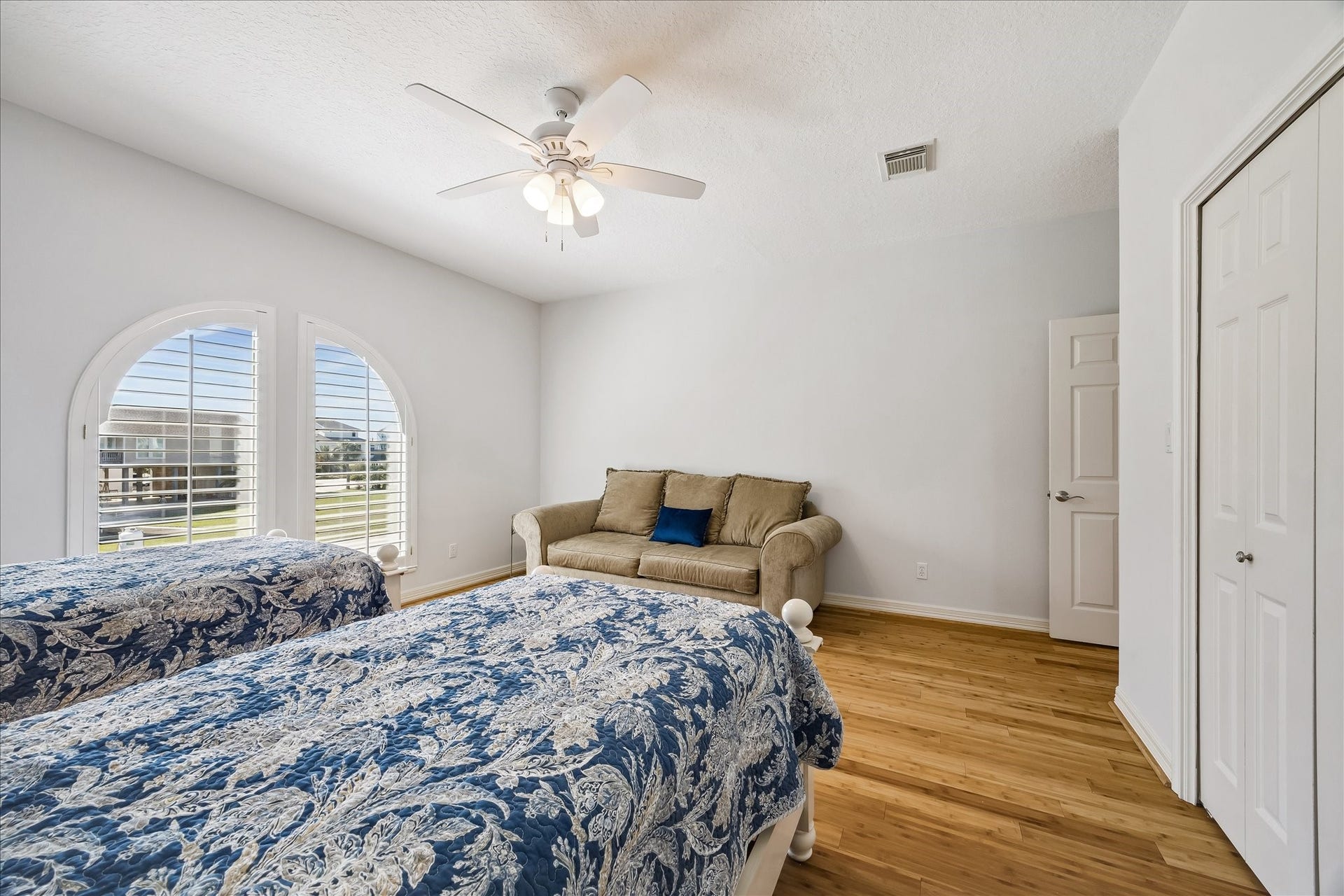 1554 Windsong Way, Tiki Island, TX 77554 1554 Windsong Way, Tiki Island, TX 77554
