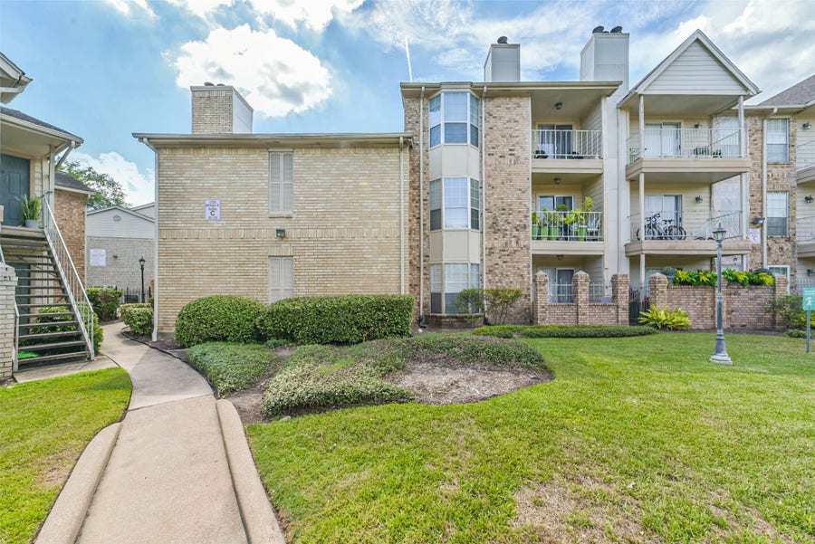 Property photo for 12550 Whittington Drive, #303, Houston, TX