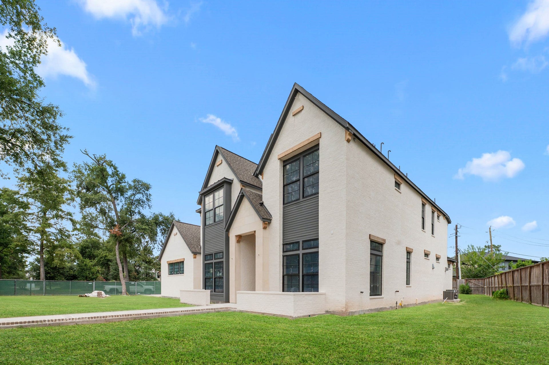 752 W 43rd Street, Houston, TX 77018 752 W 43rd Street, Houston, TX 77018
