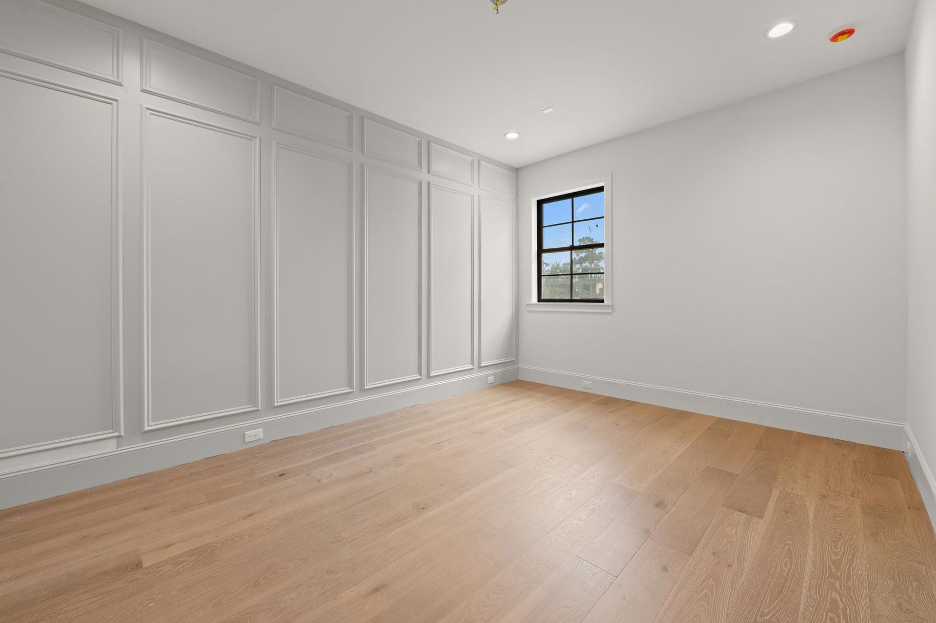 752 W 43rd Street, Houston, TX 77018 Flex Room/2nd Office upstairs offers a secret doorway through the wall paneling.