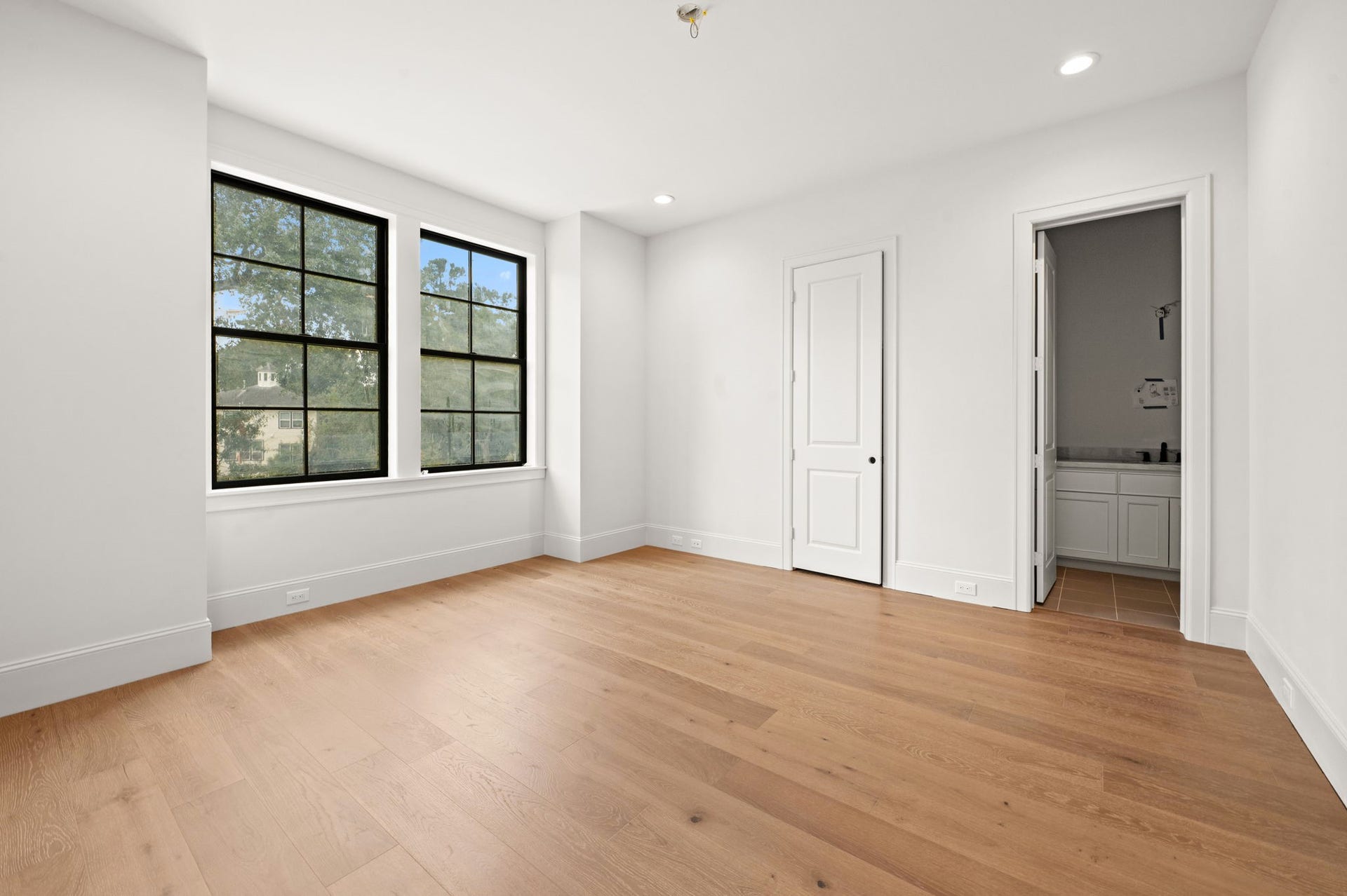 752 W 43rd Street, Houston, TX 77018 Secondary Bedroom
