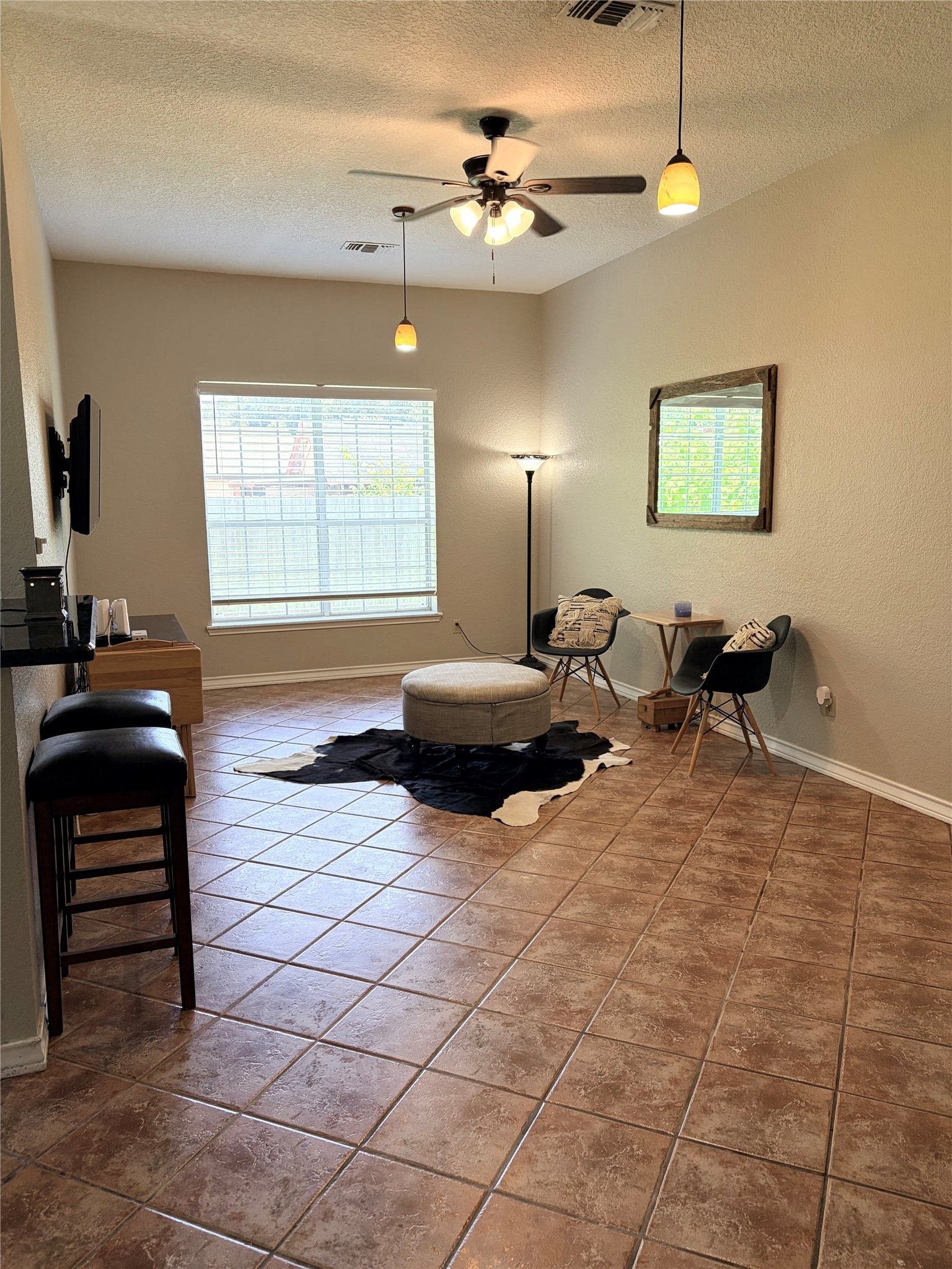 3230 W Meadow Lane, Dickinson, TX 77539 3230 W Meadow Lane, Dickinson, TX 77539