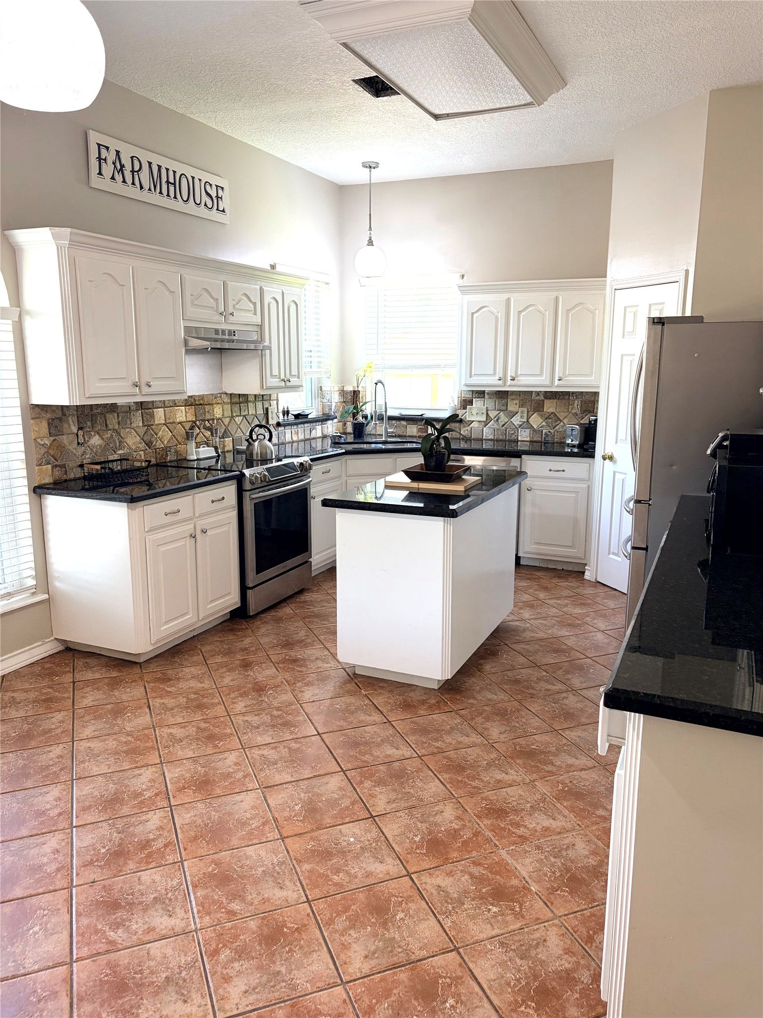 3230 W Meadow Lane, Dickinson, TX 77539 3230 W Meadow Lane, Dickinson, TX 77539