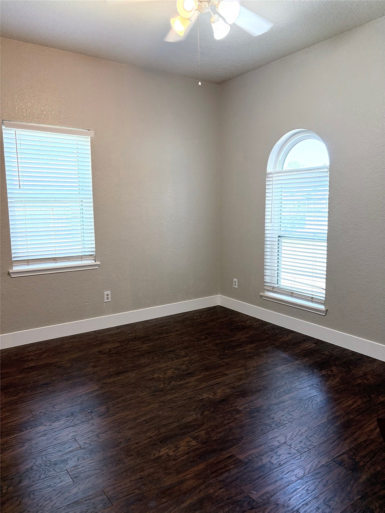 3230 W Meadow Lane, Dickinson, TX 77539 3230 W Meadow Lane, Dickinson, TX 77539