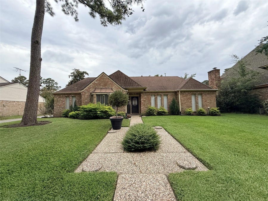 Property photo for 2006 Hamlin Valley Drive, Houston, TX