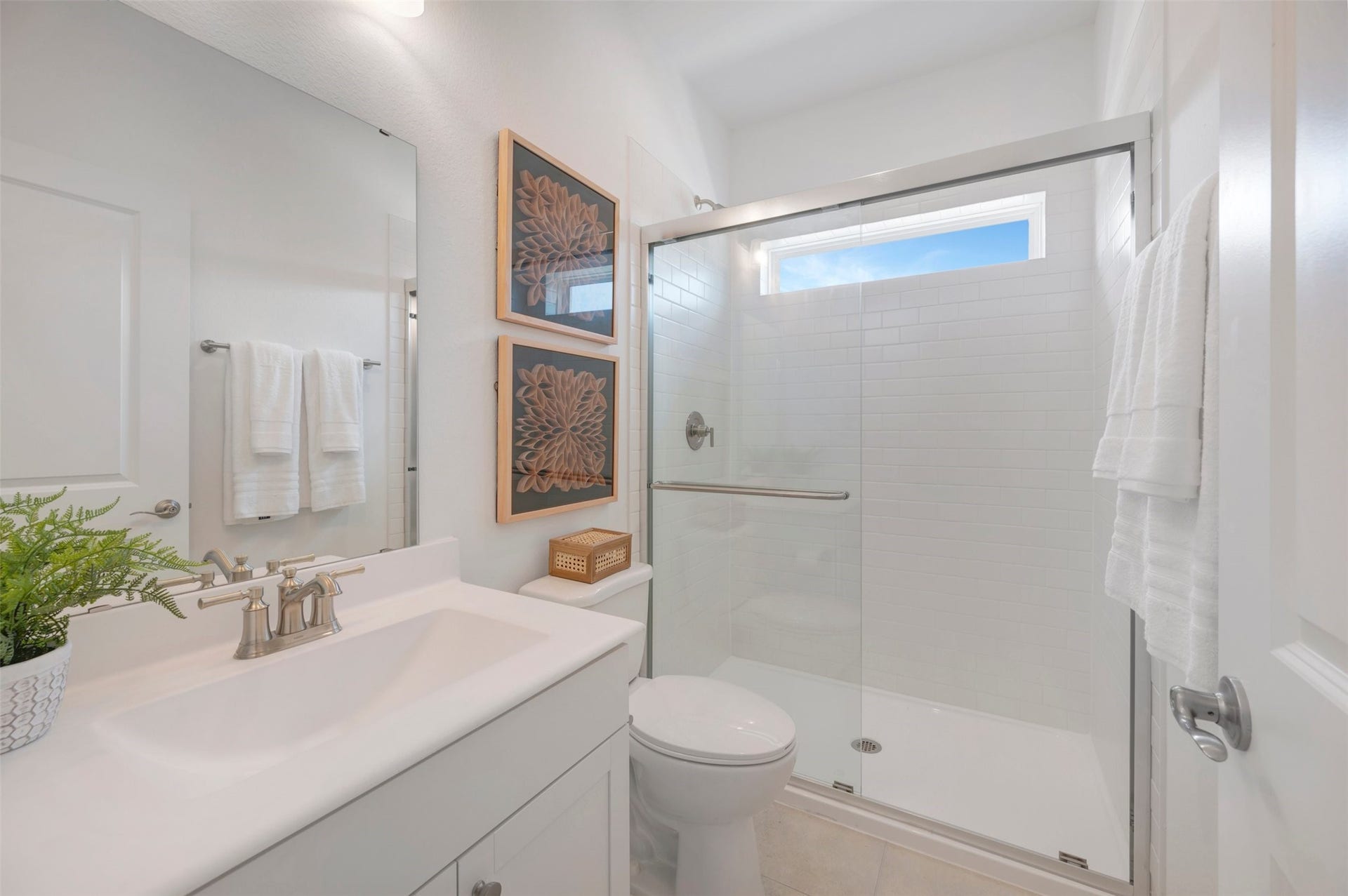 1065 Apple Ridge Road, Magnolia, TX 77363 Hall bath (*Photo not of actual home and used for illustration purposes only.)