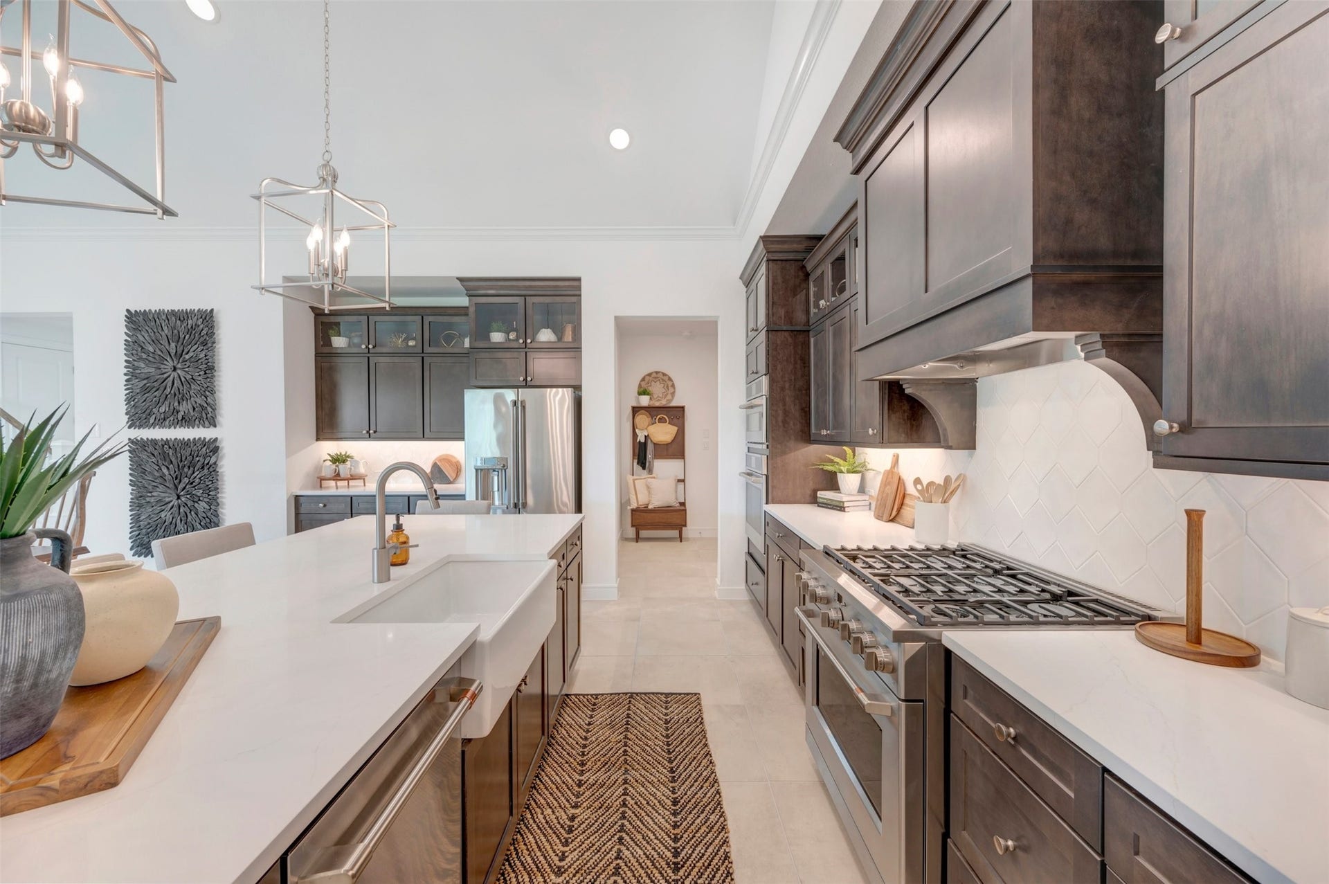 1065 Apple Ridge Road, Magnolia, TX 77363 Stunning kitchen with dark stain stacked cabinets