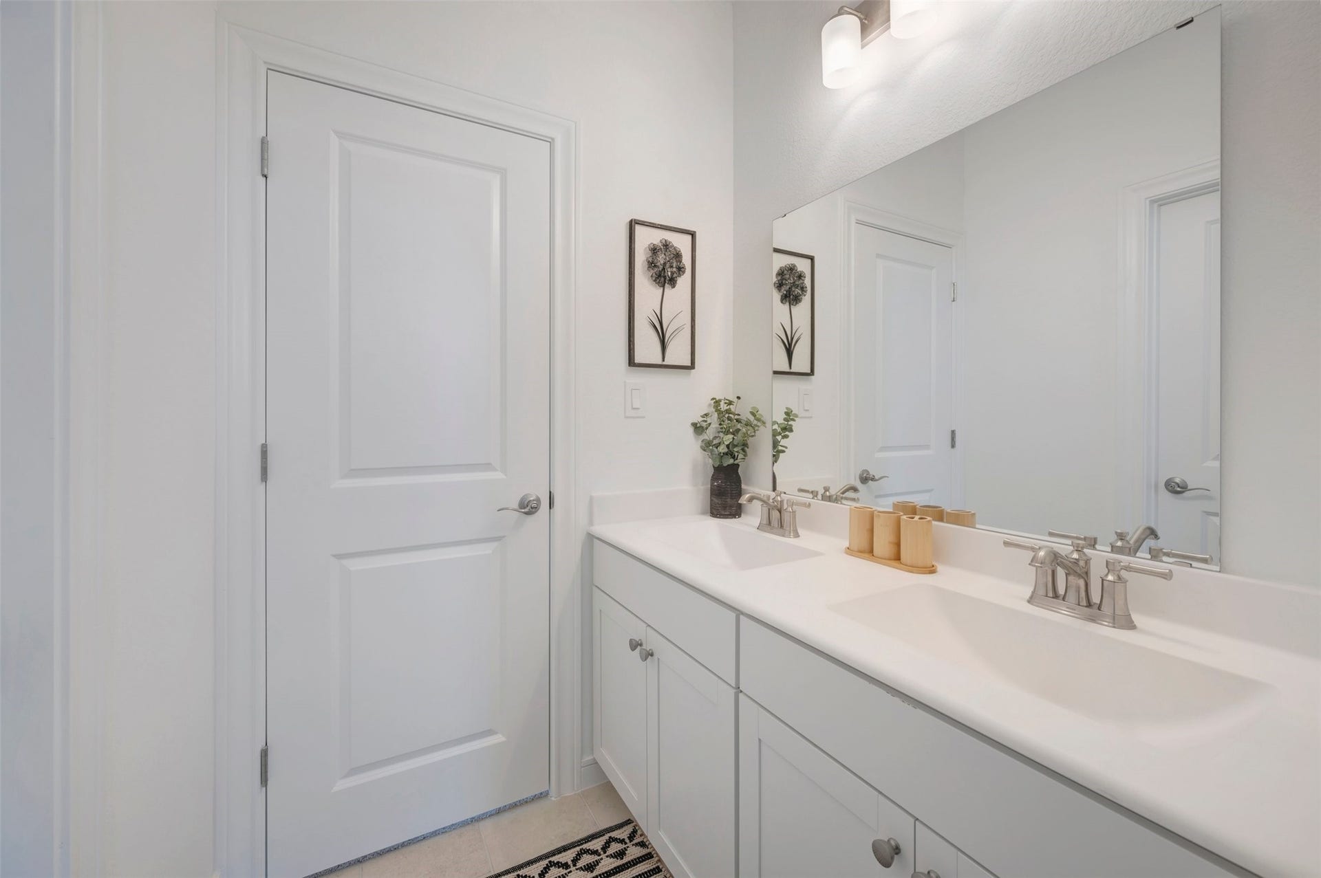 1065 Apple Ridge Road, Magnolia, TX 77363 Bedroom 2/3 bath (*Photo not of actual home and used for illustration purposes only.)