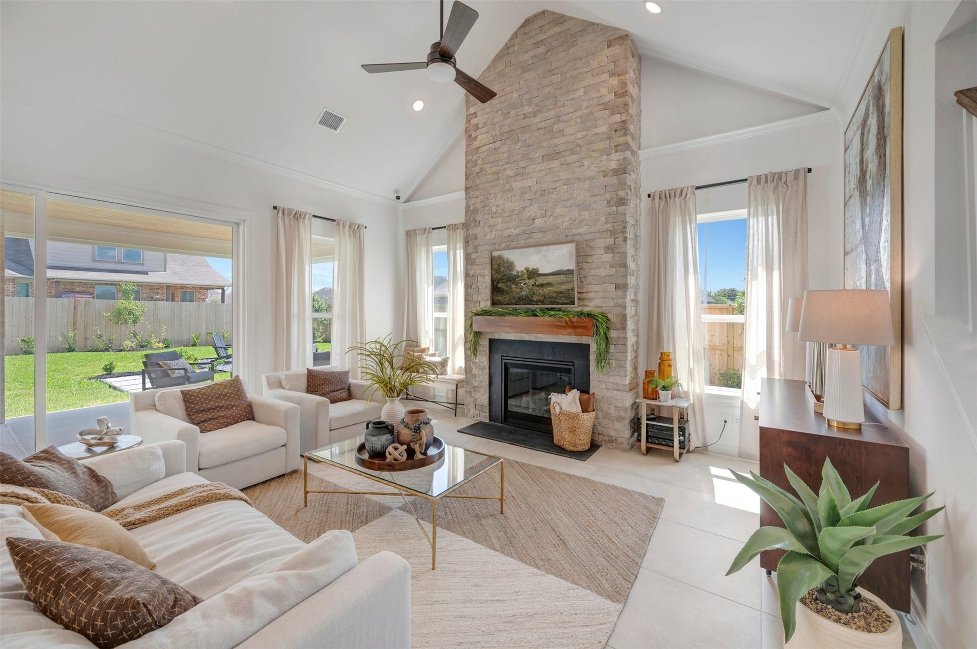 1065 Apple Ridge Road, Magnolia, TX 77363 Cozy great room (*Photo not of actual home and used for illustration purposes only.)