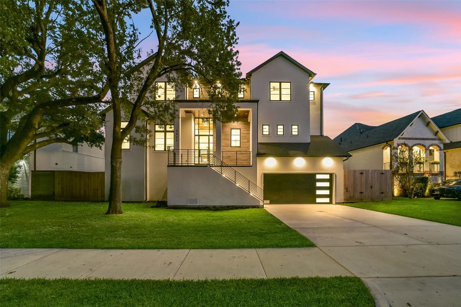 Property photo for 4927 Heatherglen Drive, Houston, TX