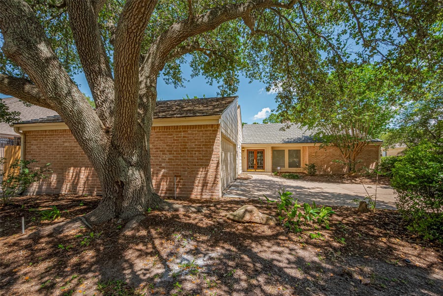 Property photo for 11622 Cherryknoll Drive, Houston, TX