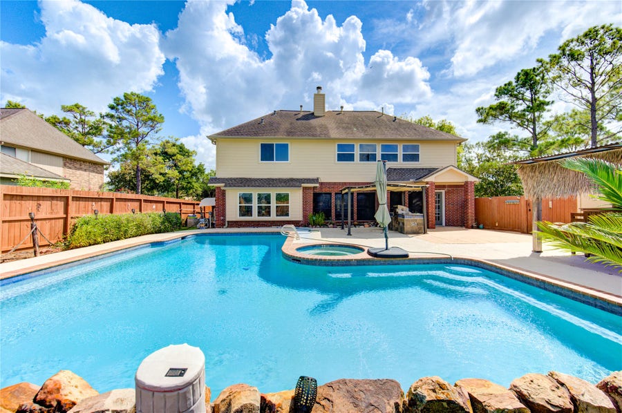 Property photo for 1016 Applewood Drive, Friendswood, TX