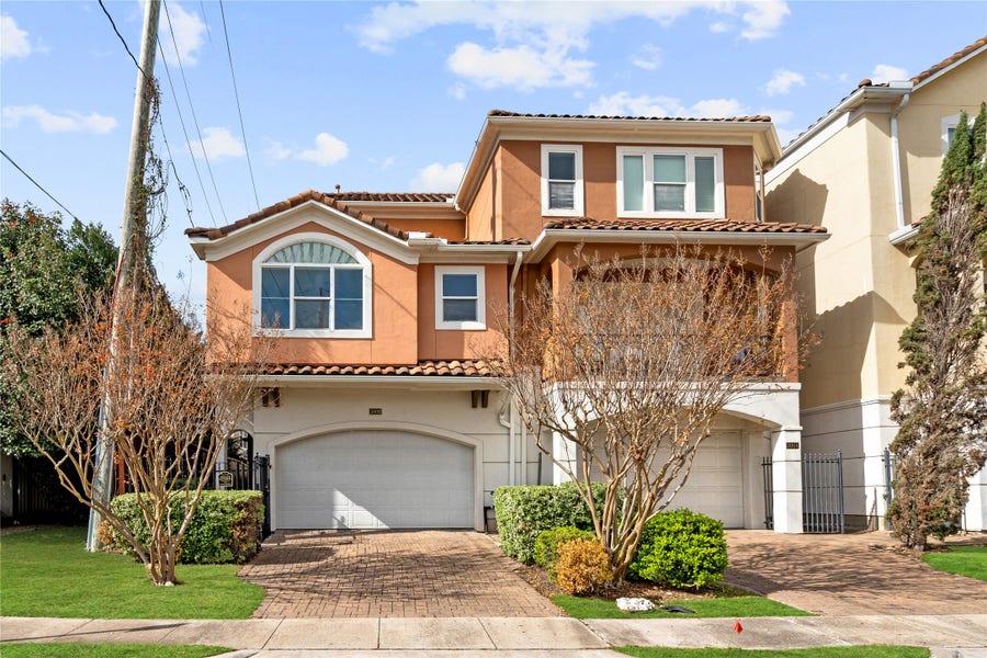 Property photo for 3006 Mcculloch Circle, Houston, TX
