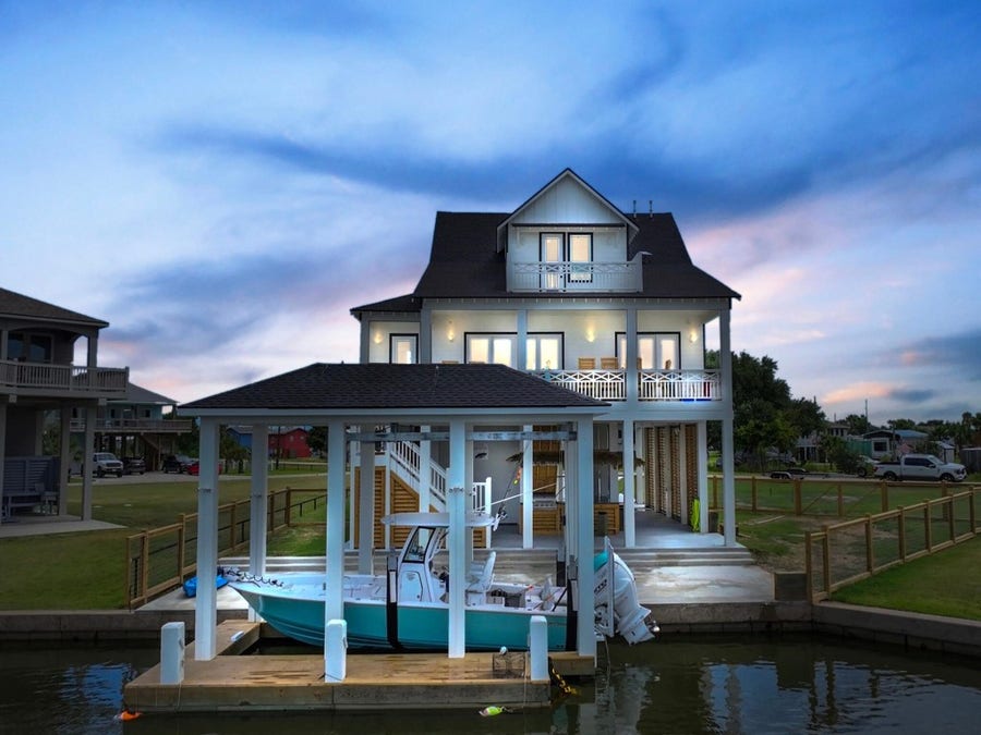 Property photo for 1060 Waterways Drive, Crystal Beach, TX