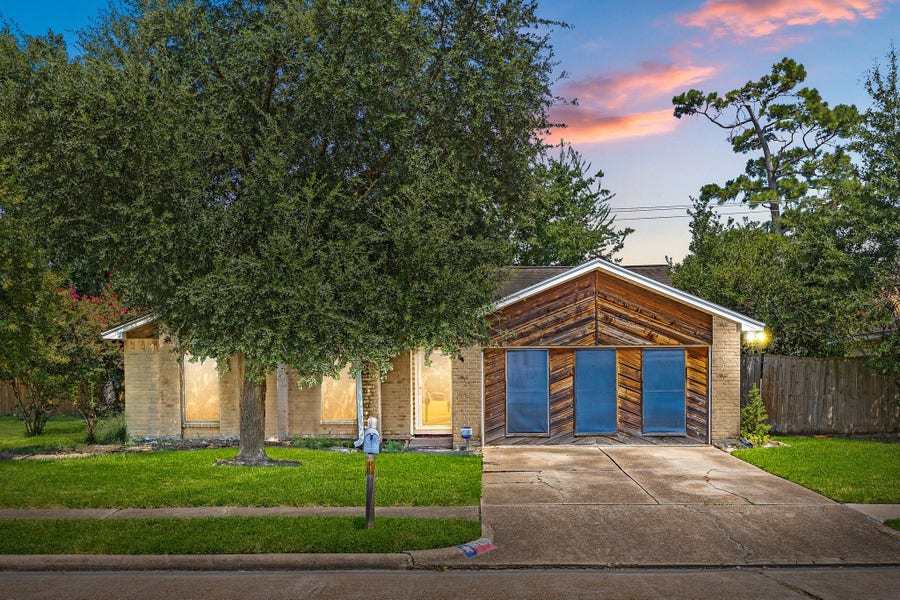 Property photo for 1346 Castle Glen Drive, Houston, TX