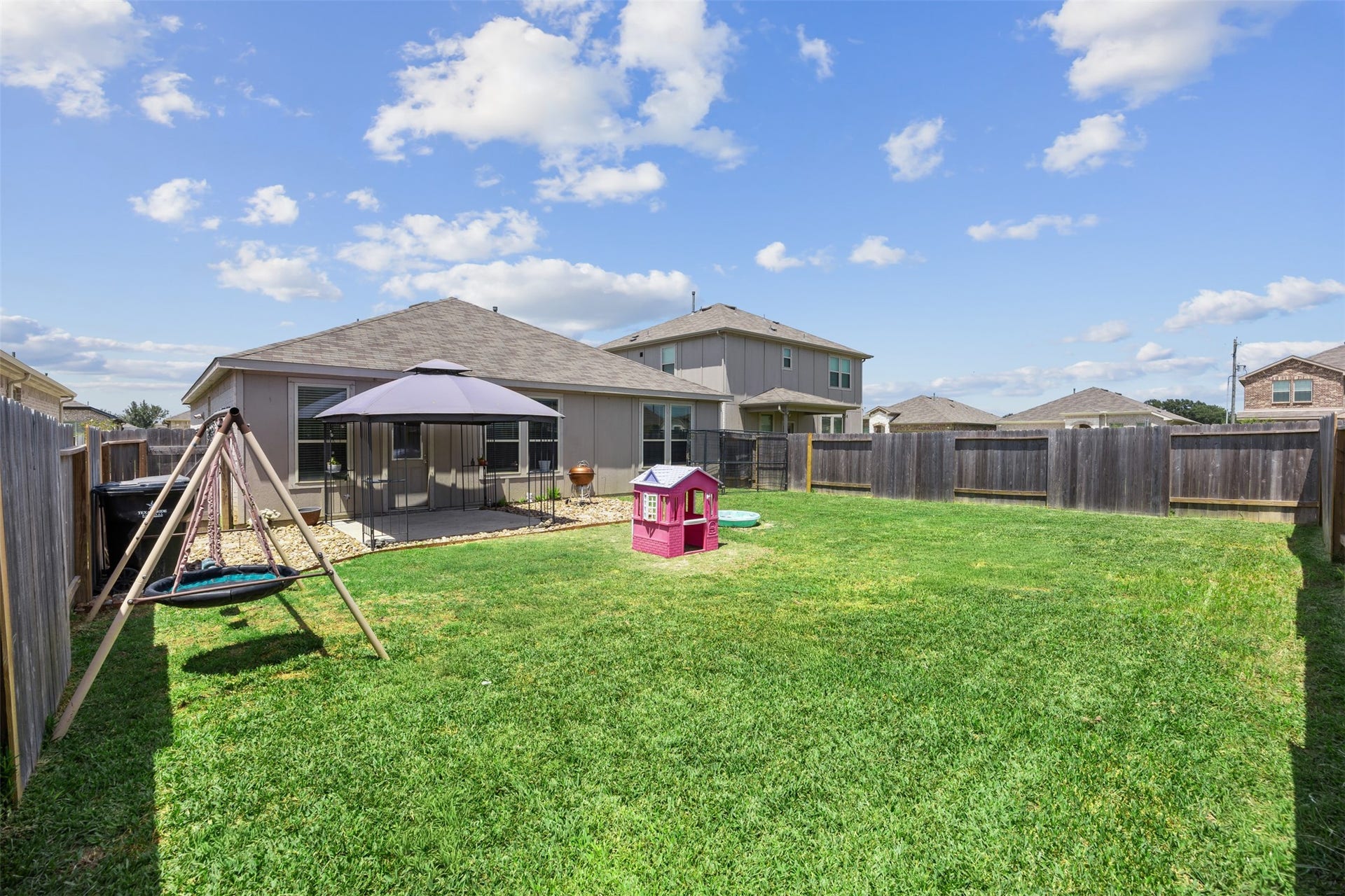 338 Paso Fino Drive, Alvin, TX 77511 338 Paso Fino Drive, Alvin, TX 77511