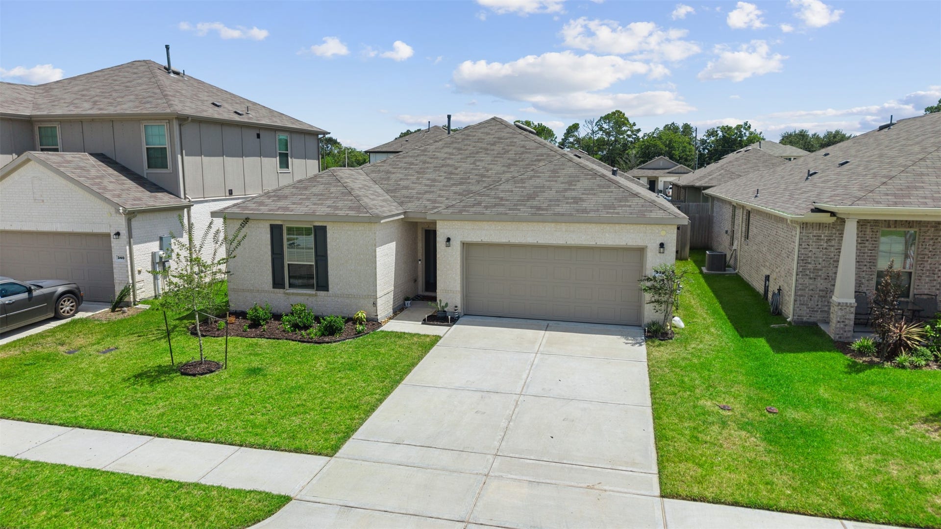 338 Paso Fino Drive, Alvin, TX 77511 338 Paso Fino Drive, Alvin, TX 77511