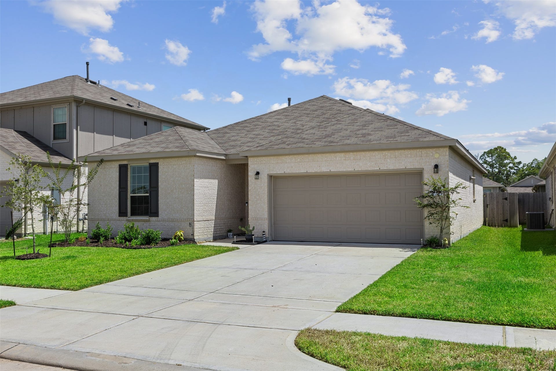338 Paso Fino Drive, Alvin, TX 77511 338 Paso Fino Drive, Alvin, TX 77511