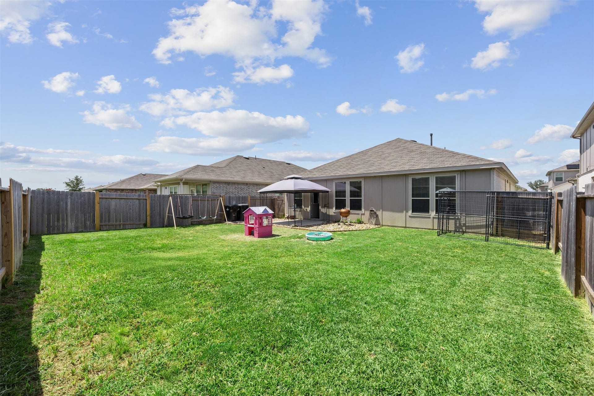 338 Paso Fino Drive, Alvin, TX 77511 338 Paso Fino Drive, Alvin, TX 77511