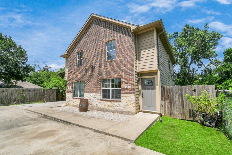 Property photo for 10022 Raymondville Road, #B, Houston, TX