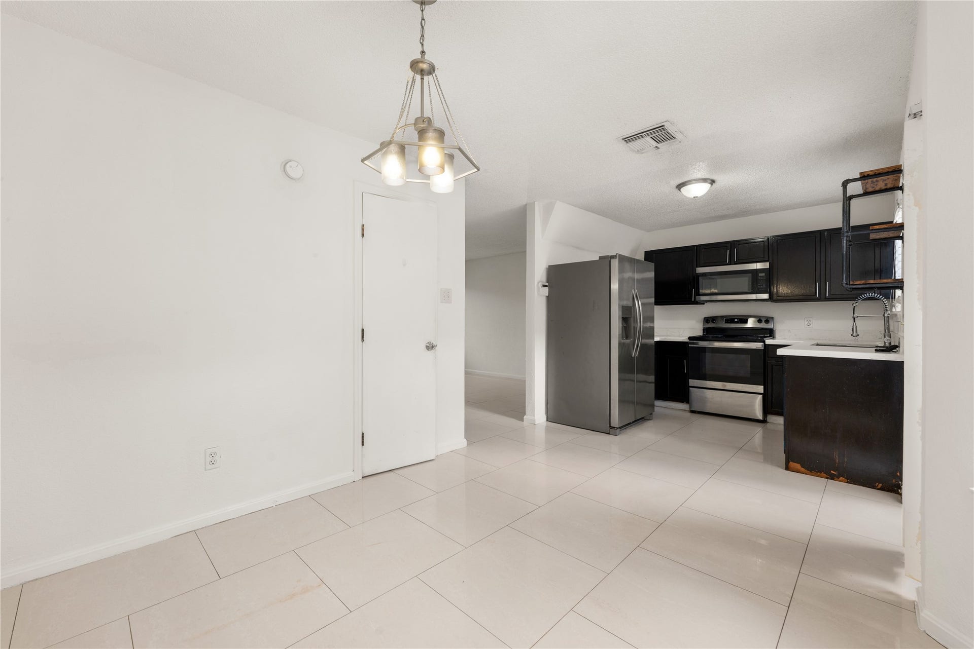 3813 Landmark Drive, Missouri City, TX 77459 3813 Landmark Drive, Missouri City, TX 77459