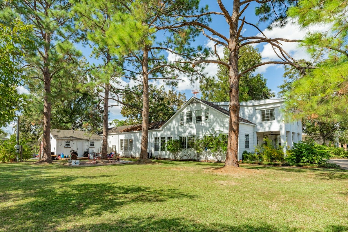 206 S 15th Street, West Columbia, TX 77486 206 S 15th Street, West Columbia, TX 77486