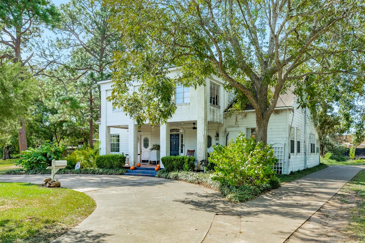 206 S 15th Street, West Columbia, TX 77486 206 S 15th Street, West Columbia, TX 77486