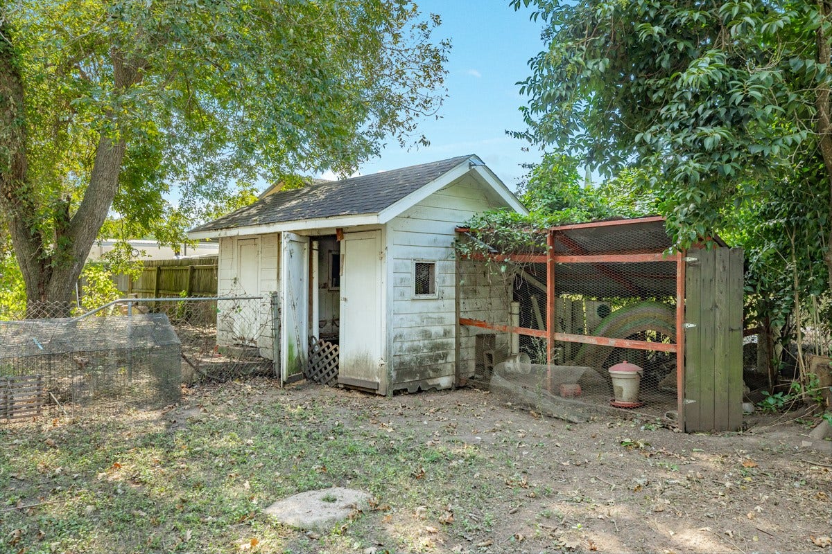 206 S 15th Street, West Columbia, TX 77486 206 S 15th Street, West Columbia, TX 77486