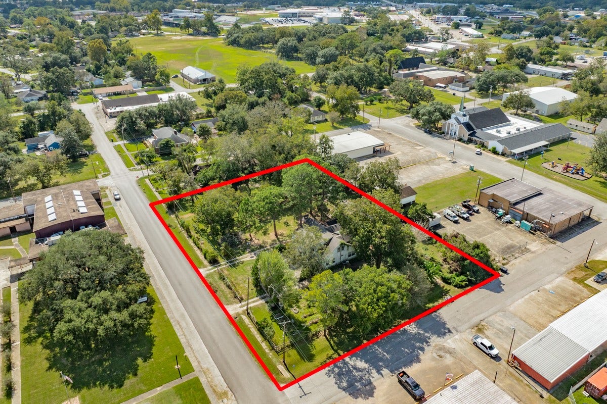 206 S 15th Street, West Columbia, TX 77486 206 S 15th Street, West Columbia, TX 77486