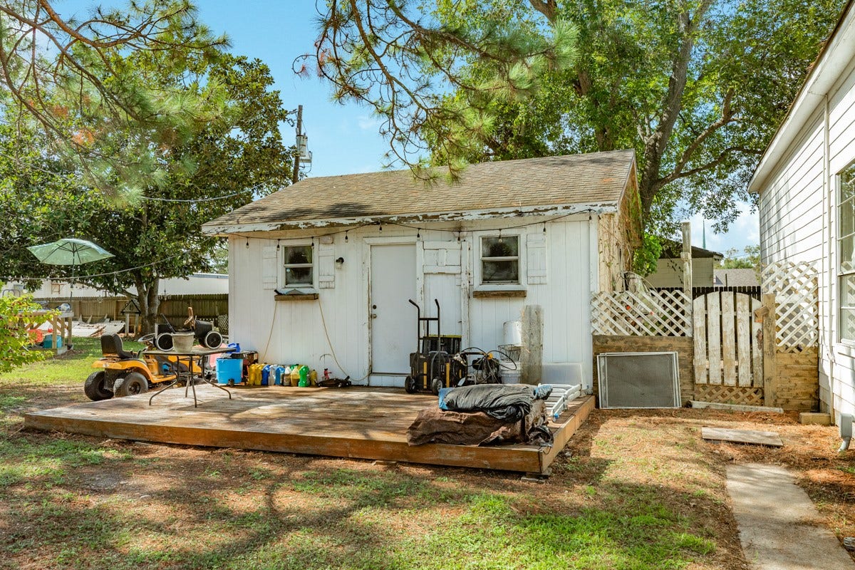206 S 15th Street, West Columbia, TX 77486 206 S 15th Street, West Columbia, TX 77486