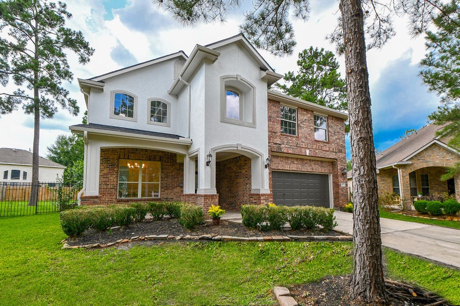 Property photo for 18 Hadlock Pl, The Woodlands, TX