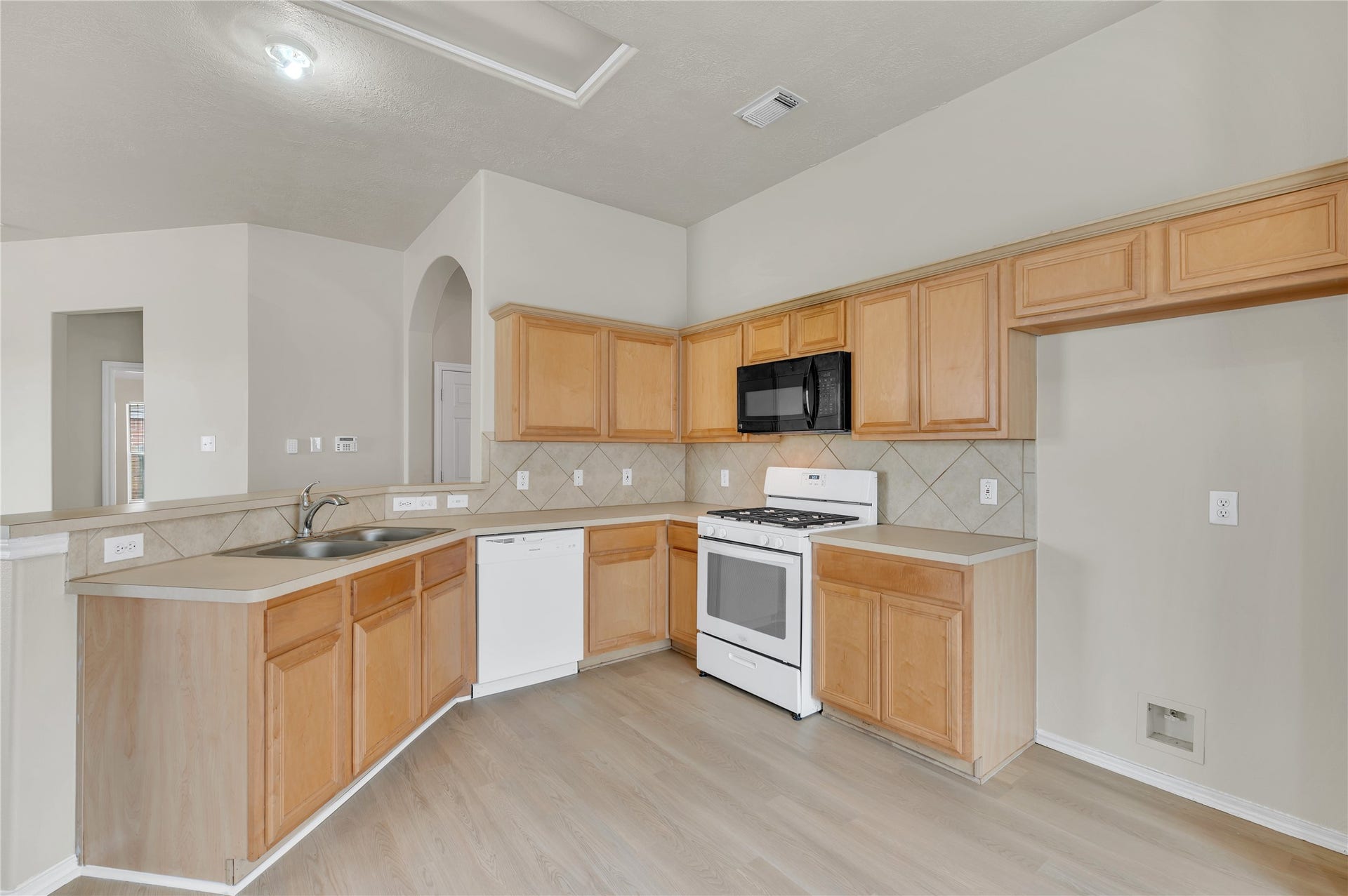 5010 Blanco Drive, Pearland, TX 77584 5010 Blanco Drive, Pearland, TX 77584