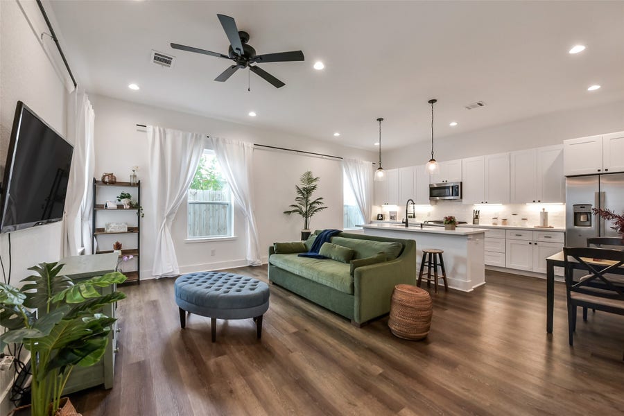 Property photo for 1228 Mcneil Street, Houston, TX