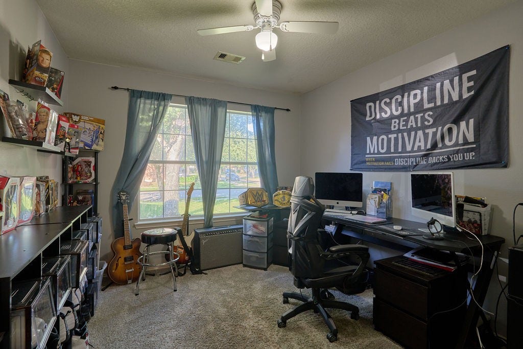 5934 Spring Sunrise Drive, Richmond, TX 77407 Make it your own! A versatile space ideal for a home office, hobby room, or additional bedroom.