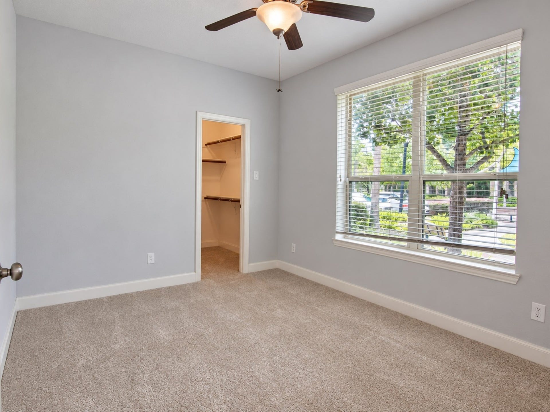 409 Via Regatta Drive, Webster, TX 77598